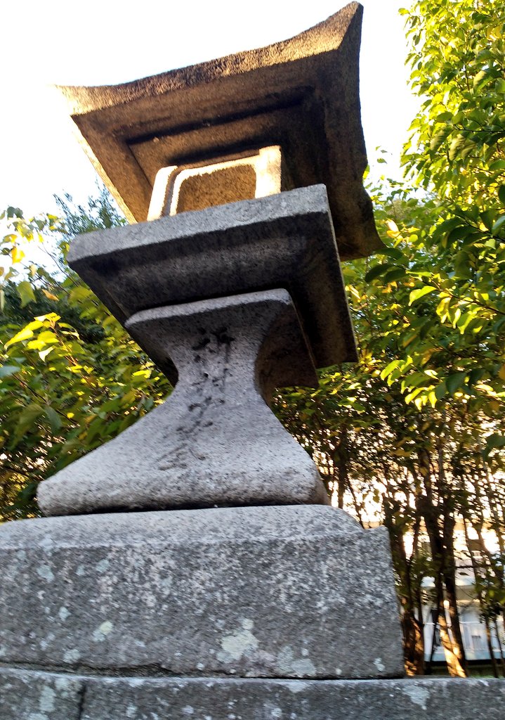 1106infruen's tweet photo. 神社境内

#神社仏閣 
#モノクロ
#神社 
#手水舎 
#石灯籠 
#写真好きな人と繋がりたい https://t.co/A8unBivHa5