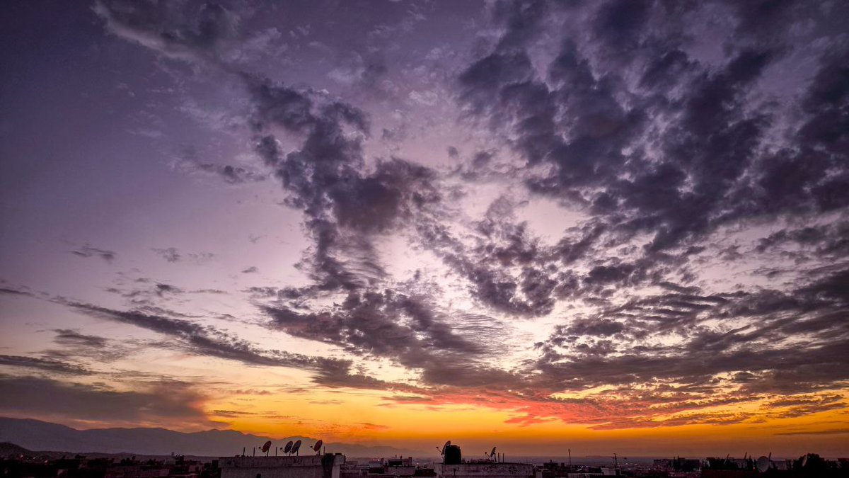 smartphone_astr's tweet photo. #dramatic_sky at #sunset by our member @VEGAmine42 
#Mi 13t pro
Stock cam 
Edited in LM / #mobilephotography #sunsetphotography #cloudscape #skyphotography @SunsetStats @ThePhotoHour https://t.co/iXkFKIBrwh
