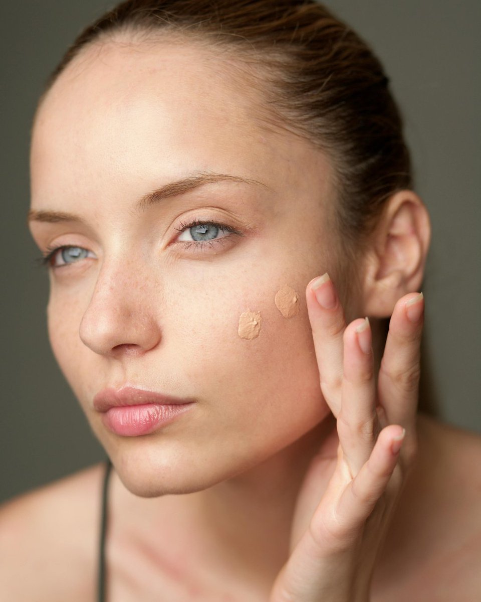 BzzAgent's tweet image. ✨ Calling All Beauty Enthusiasts! ✨We’re recruiting for an exciting new concealer campaign that’s all about flawless coverage &amp;amp; confidence! 💁‍♀️💫 Want to try a game-changing concealer for free &amp;amp; share your honest thoughts? 👉 Check your inbox/dashboard for an invite! #BzzAgent