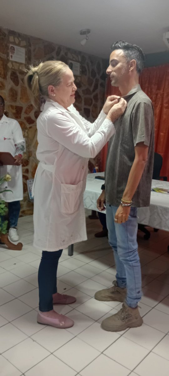 CubacooperaveG's tweet photo. Se realiza el acto de despedida al colaborador Abel Quesada Rodes que viaja a la Patria con la satisfacción del deber cumplido, siendo condecorado con el sello 16 de Abril por su excelente recorrido.
¡Éxitos en la Patria!
#CubaPorLaVida #CubaCoopera https://t.co/ROglQCttzG