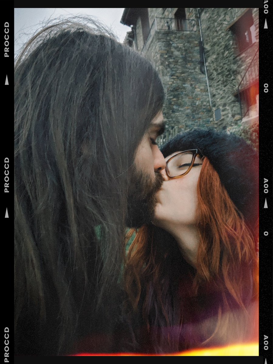 Hollow gaze tweet media