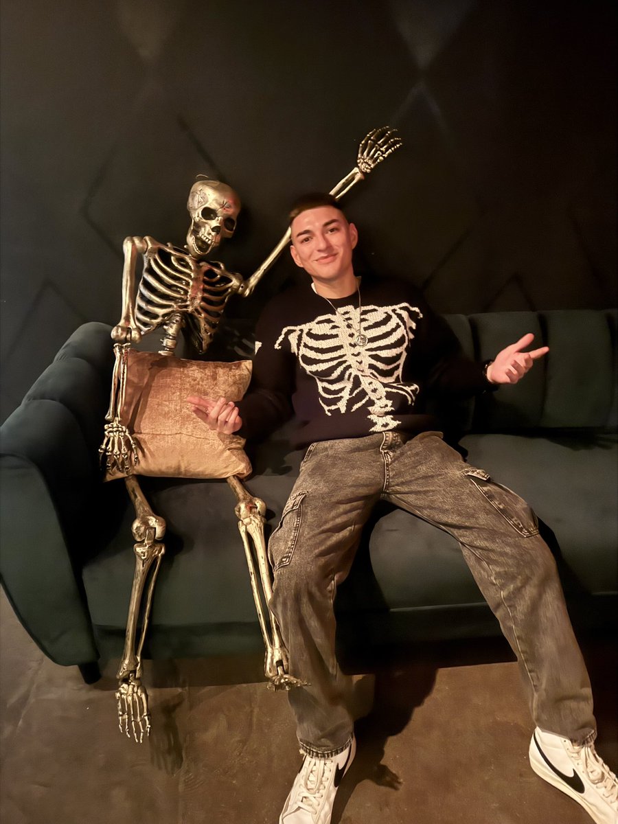 rolley520's tweet image. still dead inside