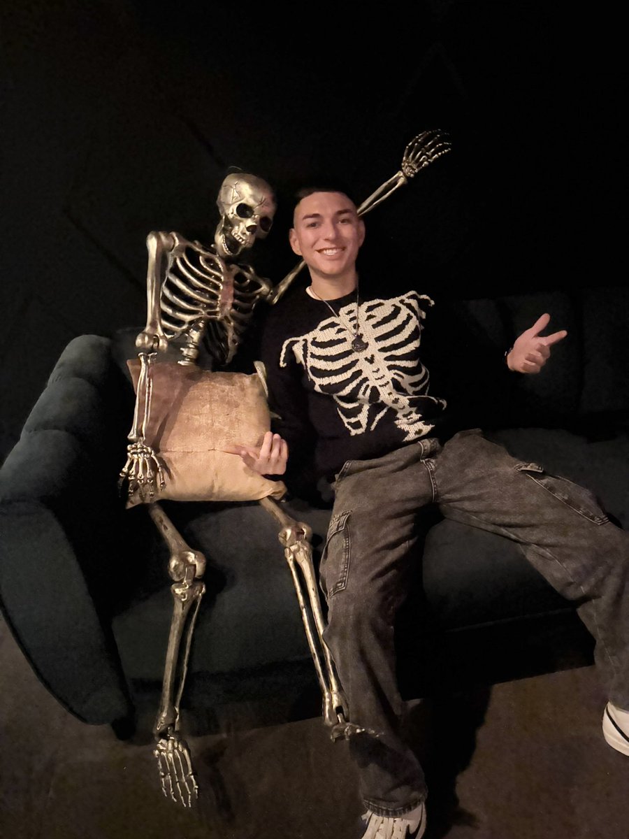 rolley520's tweet image. still dead inside