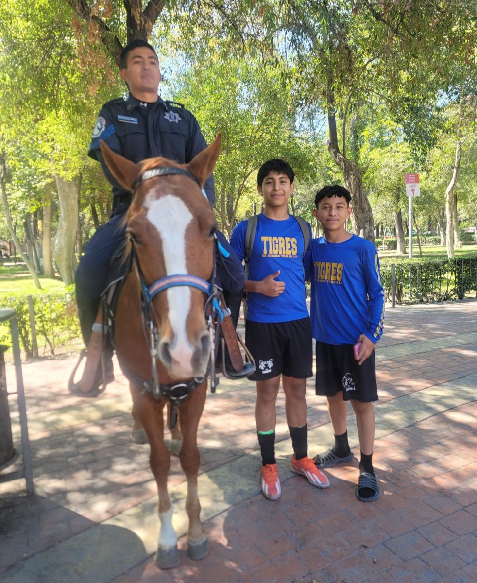 La Policía Montada refuerza las acciones de prevención y proximidad en la Alameda Zaragoza, brindando seguridad a estudiantes, familias y visitantes.
Seguimos trabajando por un Saltillo en orden y tranquilidad.

#PorAmorASaltillo #Saltillo