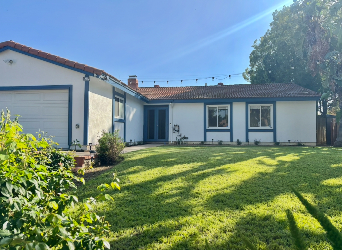 Tracey Sells LA tweet media