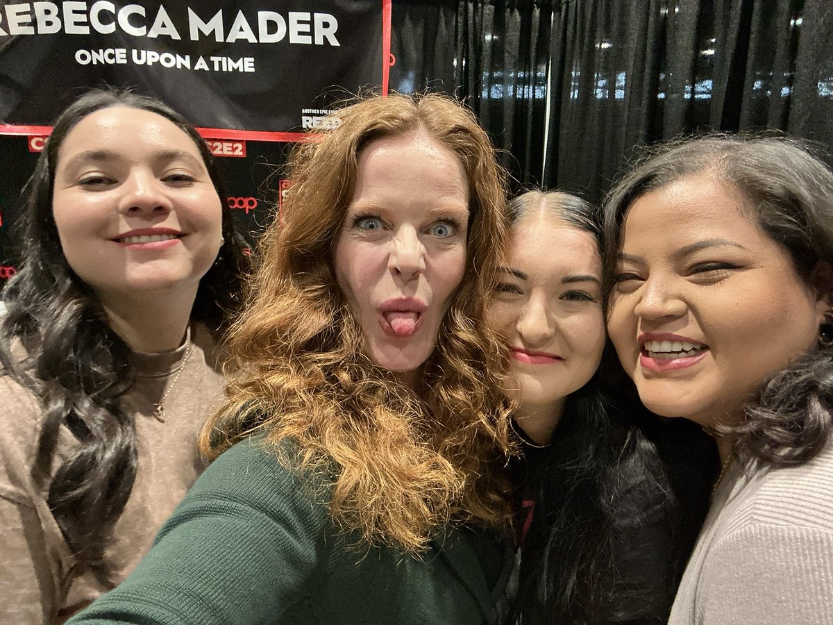 just dropping these to say i miss my friends and happy birthday <a href="/_reallyregina/">Regina ⋆</a> 🥳✨