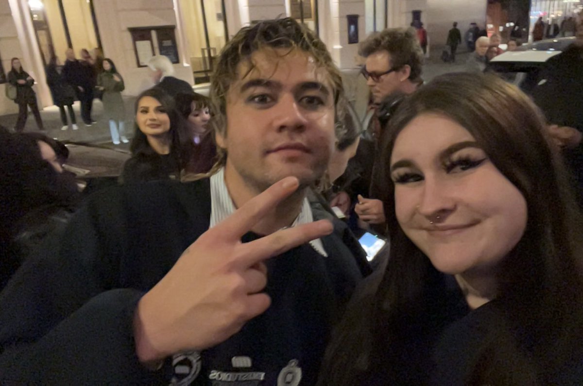 Char | IS NOT OK ⭐️ tweet media