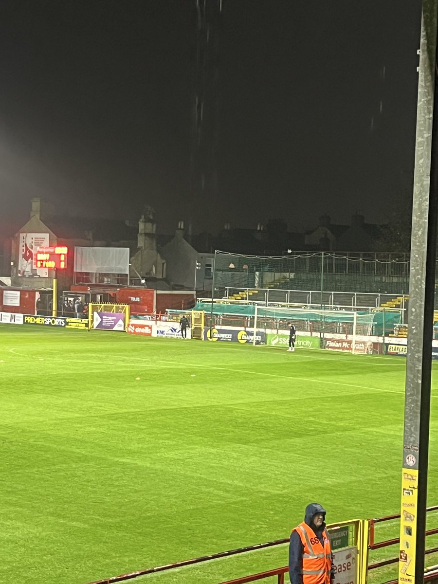 PowerGKCoach1's tweet photo. Big night for @BrayWanderers in playoff for promotion. https://t.co/WojgvoBnUl