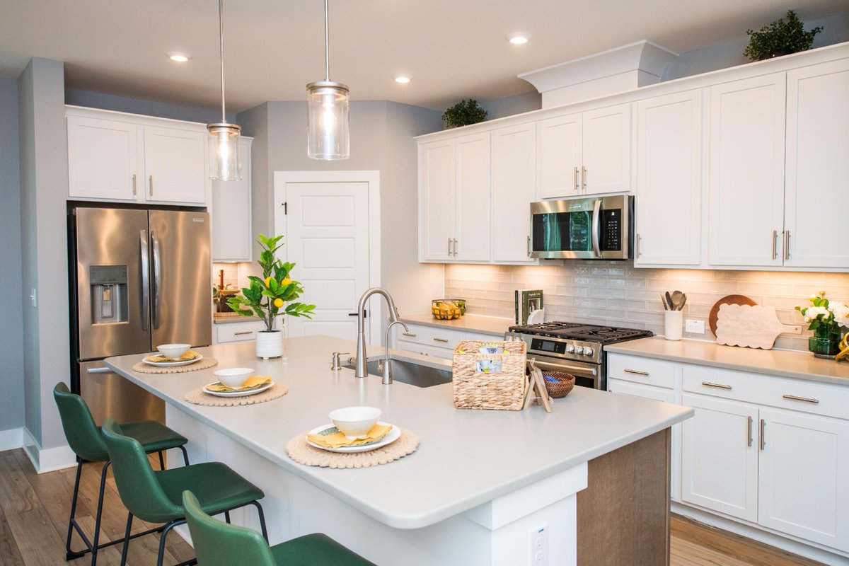 🏡 #FeaturedBuilderFriday 🏡 
Discover Encore by David Weekley Homes, a 55+ community in Chatham Park! Enjoy low-maintenance homes with open layouts, energy-efficient design, and resort-style amenities. 

🔗bit.ly/44gYzo5 

#DavidWeekleyHomes #55PlusLiving #newhomes