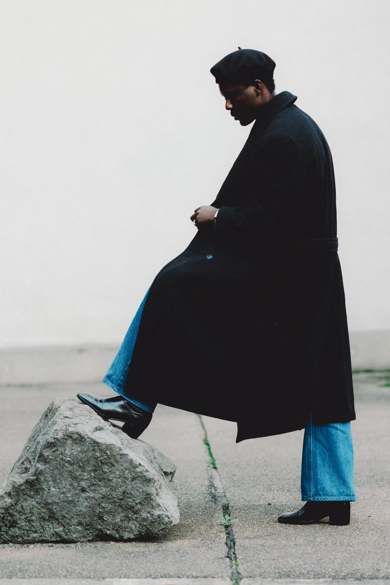 Kevin_Ayia's tweet image. Look closer at the canadian tux