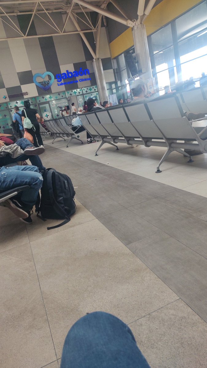 Algún maduro por la central de #MONTERREY 👀 todo muy discreto