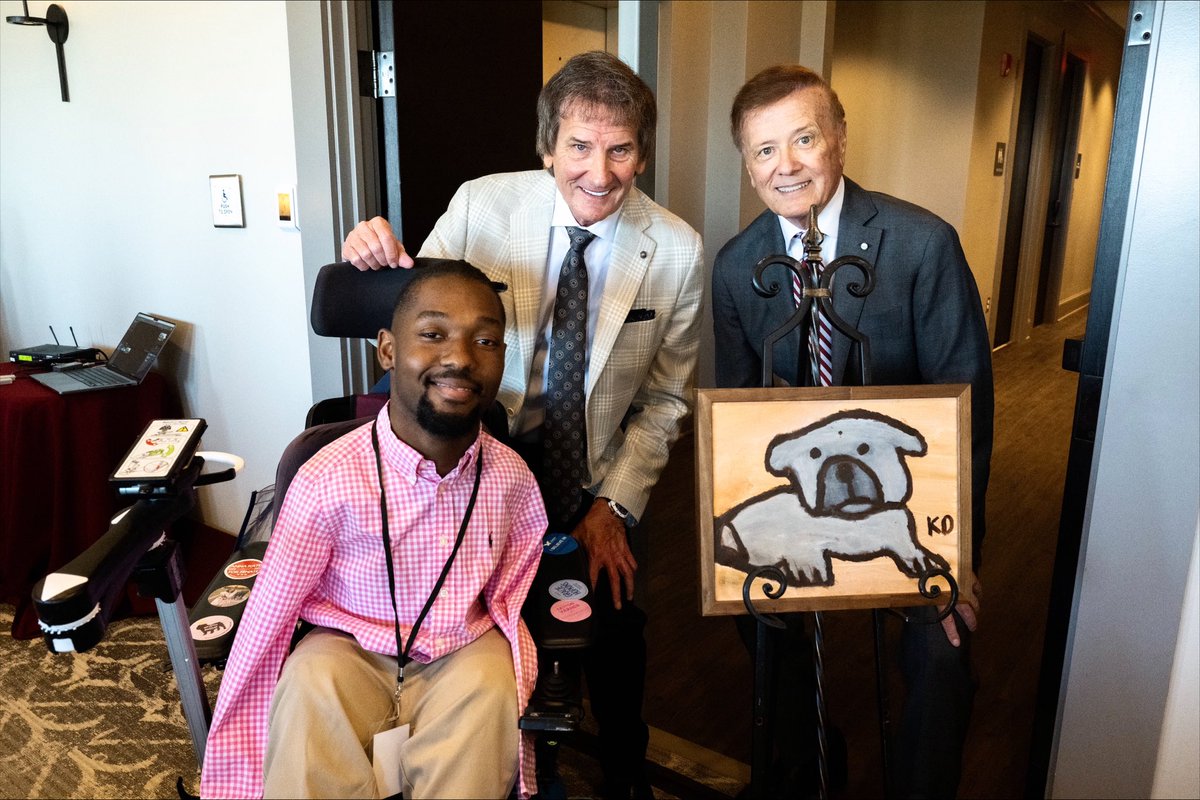 kendrelldaniels's tweet photo. Honored to be commissioned by the MSU President’s Office to paint two bulldogs for the new Jim and Thomas Duff Center. Grateful to be recognized at the dedication luncheon celebrating this amazing milestone. 🐾🎨 #HailState #MSUArt #MississippiState https://t.co/n7rVwoEN1N