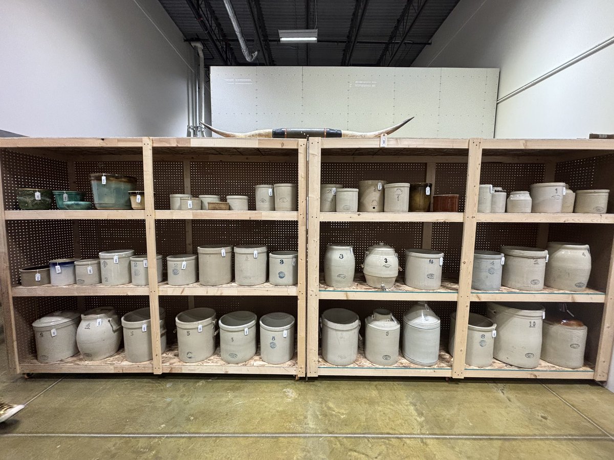 everydaytourist's tweet image. Amazing auction preview at Hall’s this weekend. huge  collection of Medalta pottery. #Medalta #pottery #auctionhouse #calgaryfun @cmcalgary @GiantBlueRing @Halfstep