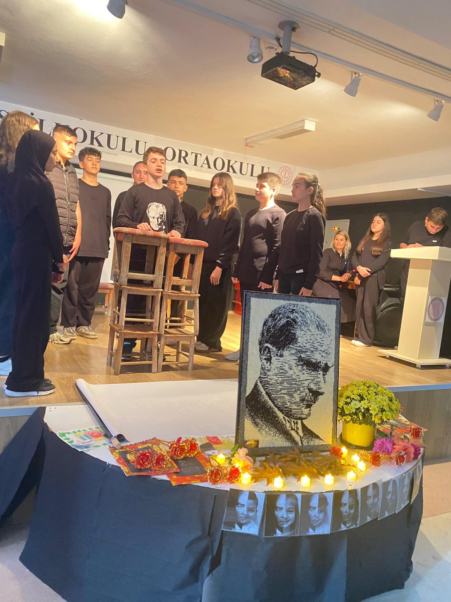 10 Kasım Atatürk’ü Anma Günü kapsamında düzenlediğimiz programda, Gazi Mustafa Kemal Atatürk’ü saygı, minnet ve özlemle andık.
Onun fikirleri, ilkeleri ve idealleri bizlere daima yol göstermeye devam edecek.🖤♾️