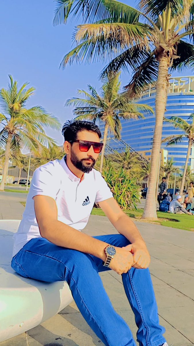 ARMUSSA17's tweet photo. *کوئی جنت کا طلب گار ہے، کوئی غم سے پریشان ہے، 
غرض سجدے کرواتی ہے،عبادت کون کرتا ہے۔ 💔*
*ئᷧـــــــہ*🩷ARMUSSA17 https://t.co/seOBRHDw8T