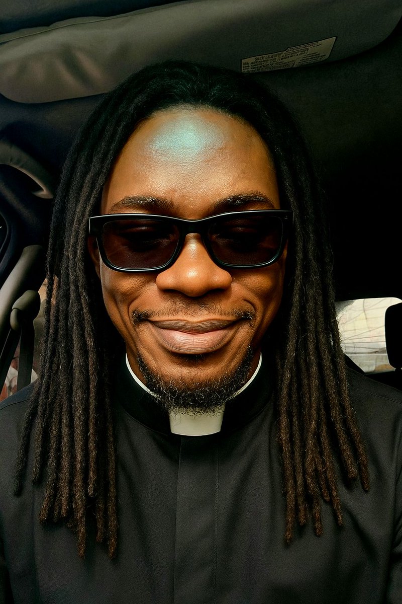 FMuziongo's tweet image. Le week-end est une pause offerte par la vie pour recharger le cœur, l’esprit et les rêves.Citation d&apos;un Nganga nzambe.
@ManixKen je suit votre égard.
😂