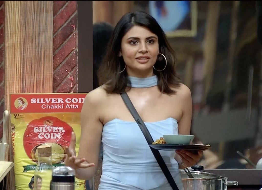 Let's Calculate this

Some people are saying Amaal/GK is winning
Some people are saying Farrhana is winning
Some people are say* Pranit/Tanya is winning

But I don't K
Makers will do some major twist
Ek to Malti Cute be hi &amp; People are liking her
IYKYK😌

#MaltiChahar #BiggBoss19