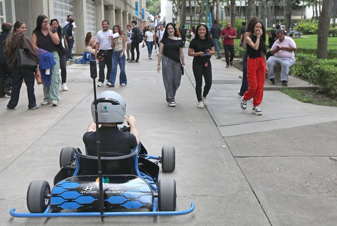 Estudiando Industrial en <a href="/IngenieriaUCAB_/">Ingeniería UCAB</a> egresarás como un profesional emprendedor y con visión integral, capaz de diseñar, gestionar y optimizar procesos productivos y de servicios con un enfoque en calidad, productividad, competitividad y el uso eficiente de recursos.