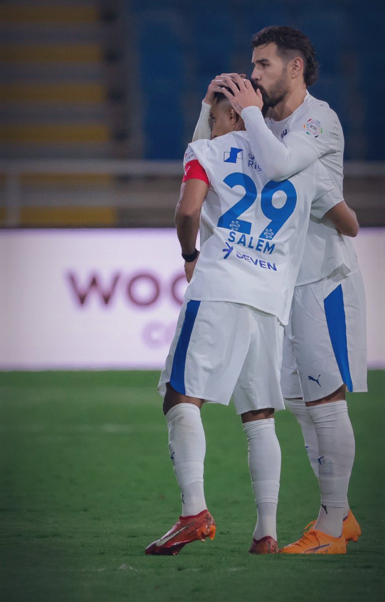 إذا فاز #الهلال .. 
الكون كله ينام وخاطره رايق

#الهلال_النجمه