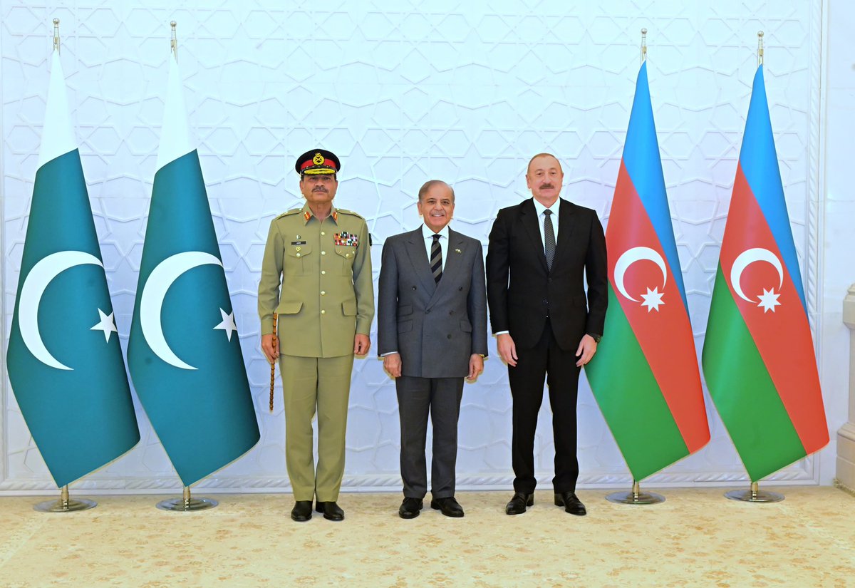 Had the pleasure and honour to meet my dear brother President Ilham Aliyev in the beautiful city of Baku today, along with Field Marshal Syed Asim Munir. 

I warmly congratulated the leadership, people, and government of Azerbaijan on their Victory Day, and look forward to the