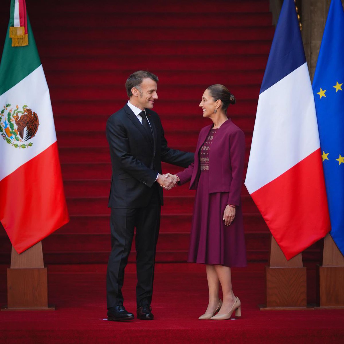 La reunión bilateral entre México y Francia, encabezada por nuestra presidenta <a href="/Claudiashein/">Claudia Sheinbaum Pardo</a> y el presidente <a href="/EmmanuelMacron/">Emmanuel Macron</a>, marca un nuevo impulso para la cooperación internacional.
Los acuerdos alcanzados hoy abren horizontes de colaboración, diálogo y futuro compartido.