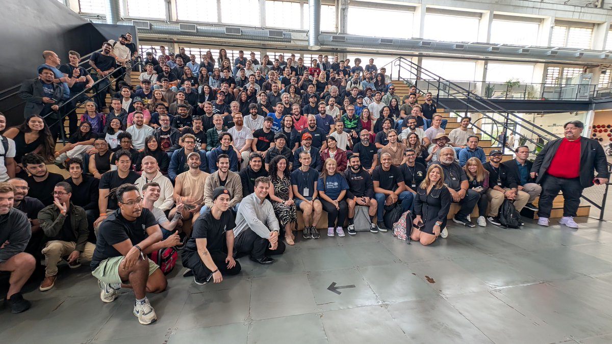 It is not the official one, but almost everyone are here with <a href="/VitalikButerin/">vitalik.eth</a> at <a href="/ethlatam/">ETH Latam</a> hackathon by <a href="/ethsamba/">ETHSamba 🔜 ETH Latam SP 🇧🇷</a> 😍
