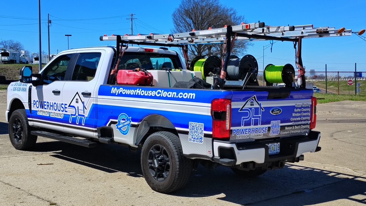 PZigns's tweet image. Wrap of the Week! 

✨ Stand Out or Blend In?

We’ll take stand out — every time. 😎
📩 DM us to start your custom branding journey today!

#UniqueBranding #ProDezigns #StandOutDesign #BoldBrands #wrapoftheweek