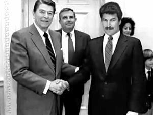 Keith Hernandez shaking hands with Ronald Reagan at the White House. November 13, 1986.