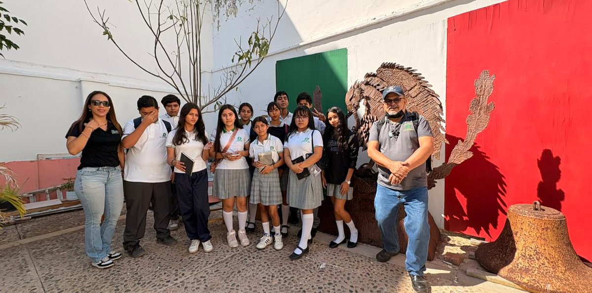 Hoy tuvimos el placer de recibir a los alumnos de primer grado de la Preparatoria COBAES 119, Isla de la Piedra. Un total de 13 estudiantes disfrutaron de una visita guiada por nuestras instalaciones. 

¡Muchas gracias por su visita!