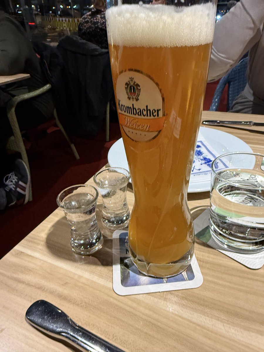 Schatz, wir müssen über Derivate reden … 
2 ouzo bitte. Ich möchte keinen , ja die sind beide für mich.