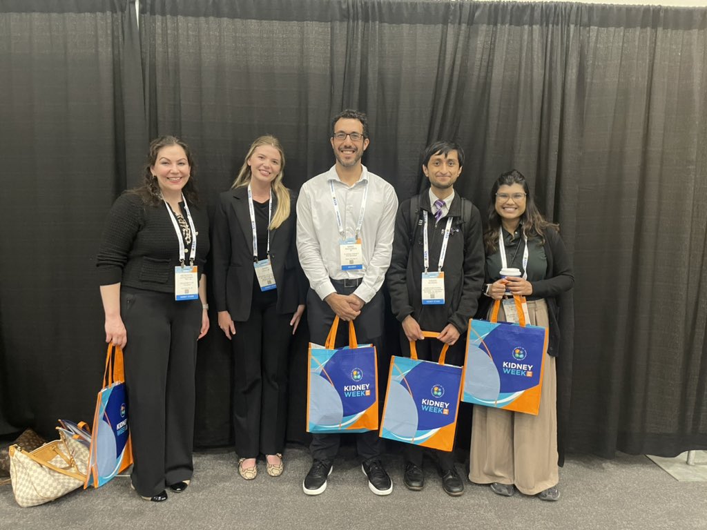 GFR_Hana's tweet photo. Having such a wonderful time as a Campbell fellow for the Kidney Star program! After meeting my mentees, I can say the future of nephrology is bright! @marcsrichards21 @ASNKidney #kidneyweek #kidneystar @rc_oncneph @koyaljainMD @brewster_ursula @nelsonleung https://t.co/WaZvs6xsdZ