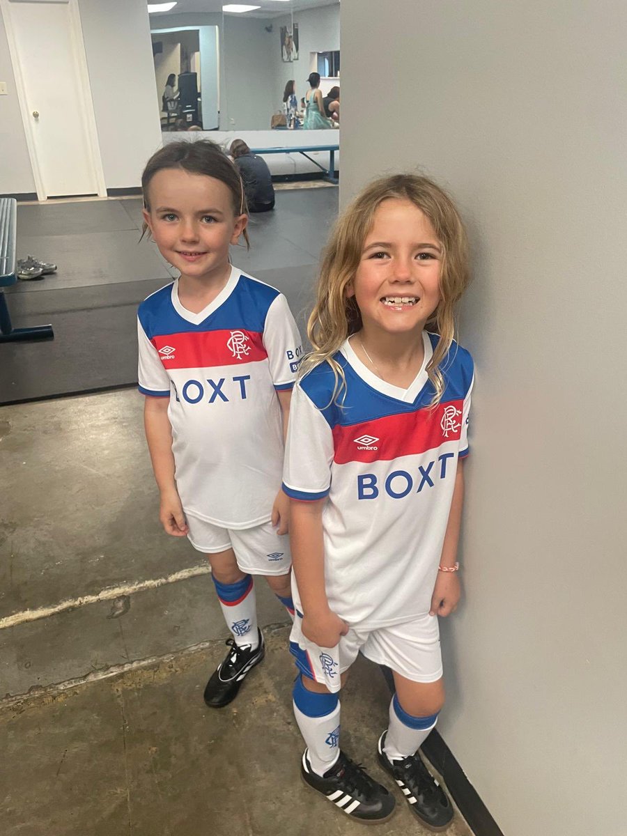Thanks again everyone who reposted my tweet to help me find my nieces tops! But especially to <a href="/HW1956/">Hugh Walker</a> for picking them up and posting them back to us. Come on <a href="/RangersFC/">Rangers Football Club</a> get them signed!! ❤️🤍💙