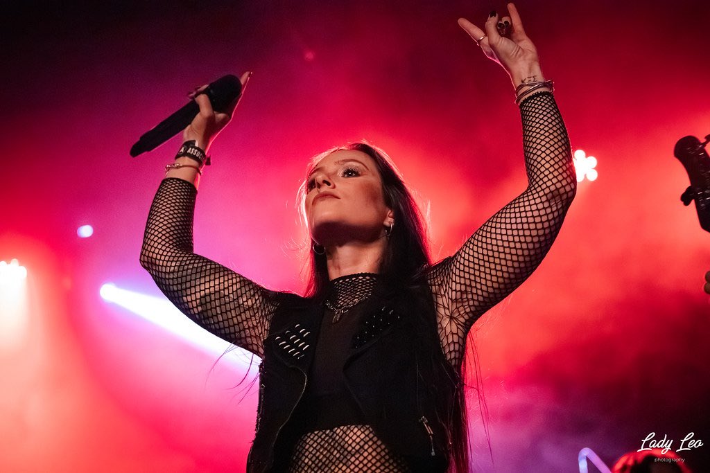 BLOODHUNTERBand's tweet photo. 📣 NEXT SHOWS:
We will play 2 more shows this year but we can’t wait to play the new songs for you, but we will have to wait until 2026.
Who’s ready? 🔥
📸 by @ladyleo.foto .
https://t.co/yBkWddUFW3
#bloodhunter #nextshows #sevilla #murcia #ontour #deathmetal #band #music https://t.co/P1aLc1rDFy