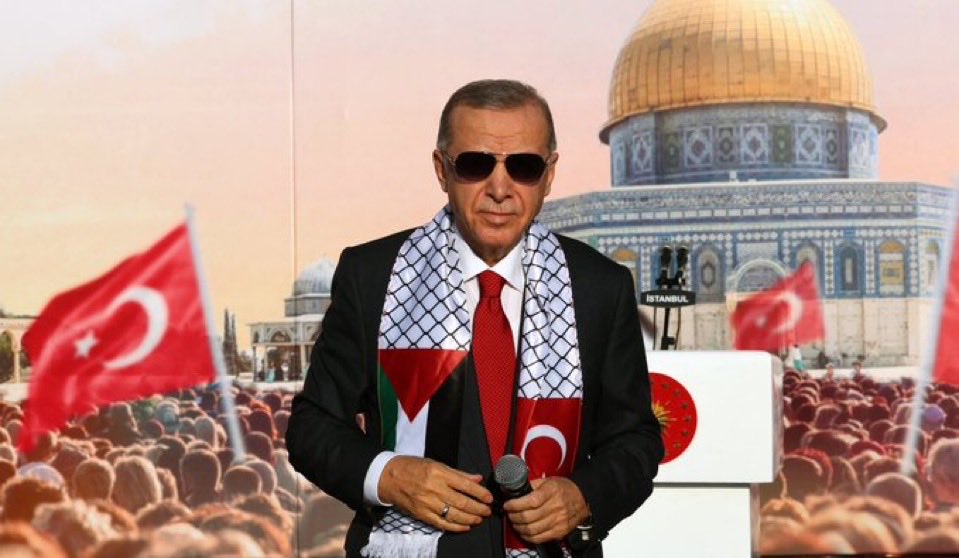 PowerAxisNews's tweet photo. BREAKING:

Turkey officially issues arrest warrants for Israel’s Netanyahu and top officials. https://t.co/jywqJSUlgO