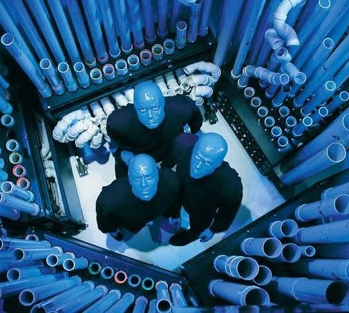Luisa Mell faz homenagem ao Blue Man Group, veja