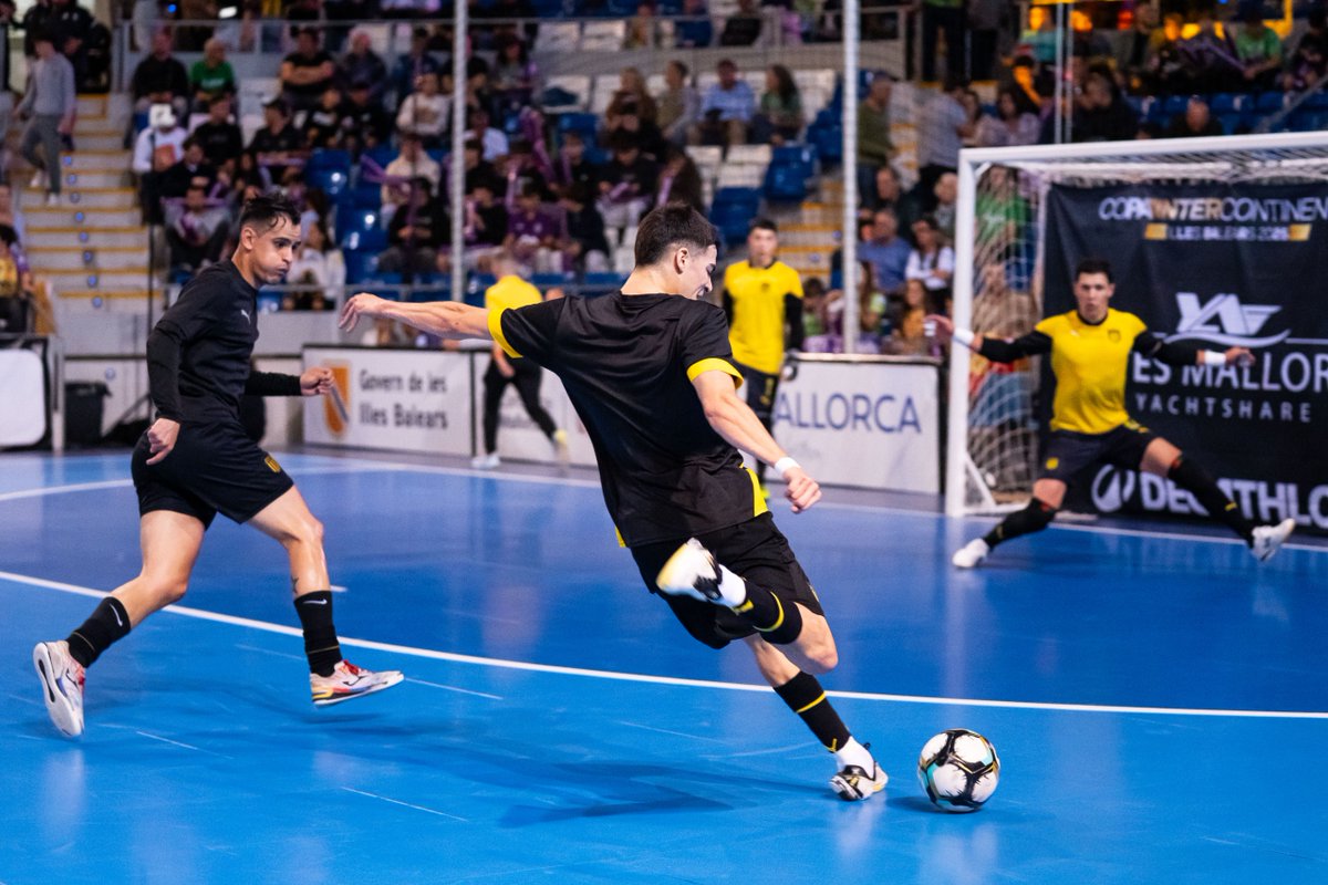 FutSalRFEF's tweet photo. 🥹 𝐍𝐨 𝐩𝐨𝐝𝐞𝐦𝐨𝐬 𝐚𝐠𝐮𝐚𝐧𝐭𝐚𝐫 𝐦𝐚́𝐬...
⏰ Qᴜɪɴᴄᴇ ᴍɪɴᴜᴛᴏs ᴘᴀʀᴀ ǫᴜᴇ ᴅᴇ ᴄᴏᴍɪᴇɴᴢᴏ ʟᴀ ғɪɴᴀʟ.
#FutsalEspaña | #FinalIntercontinental https://t.co/q7QpICqLaw
