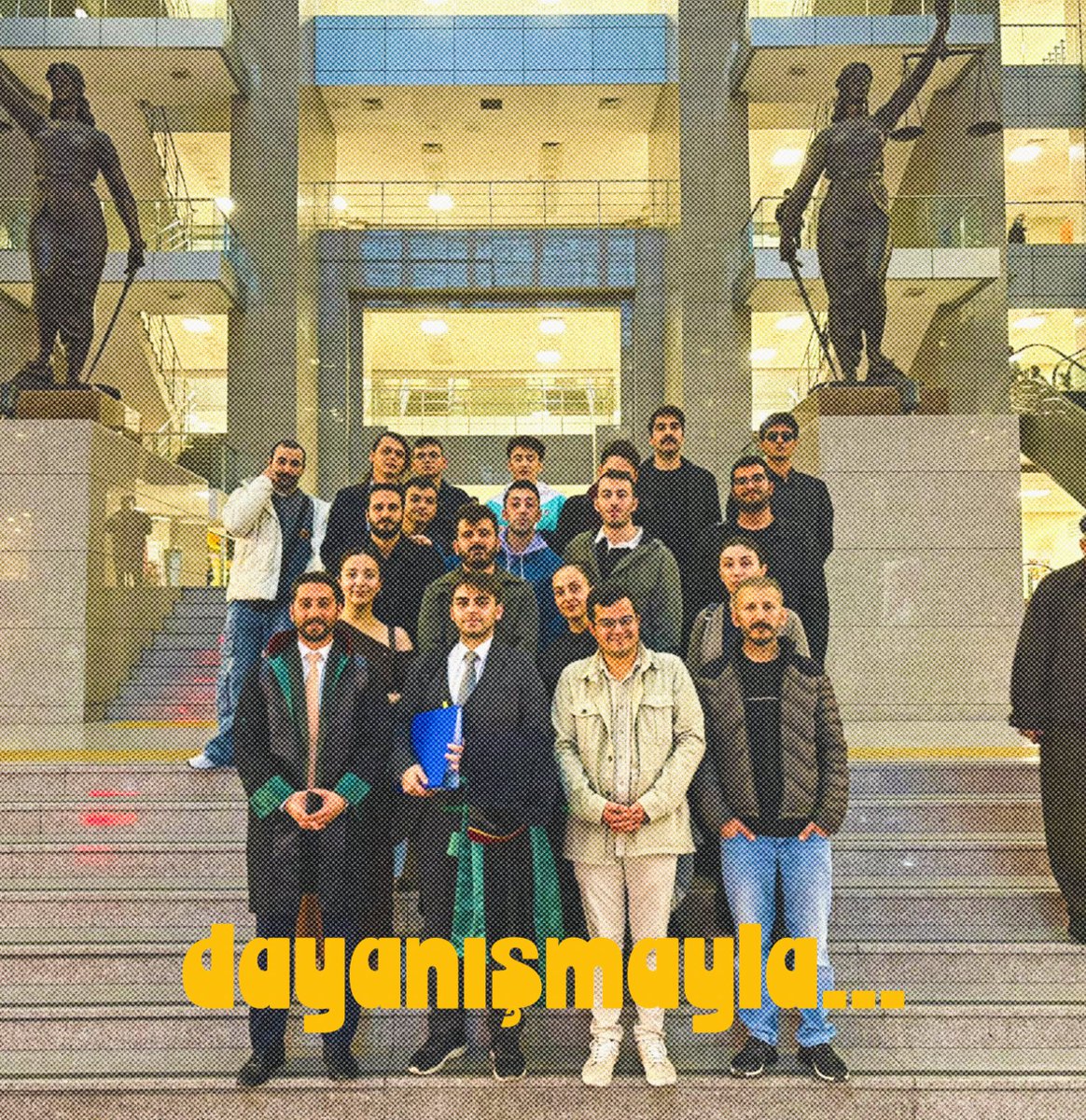 Bu mücadelede çok kalabalığız ama birbirine yaslanabilen az kişiyiz.

Her çağrımızda yanımıza koşan, gecesini gündüzüne katıp adaletin izini süren,
duruşma salonlarını cesaretin sesiyle dolduran canımız avukatlar… İyi ki varsınız.

Bu yol, sizin omzunuzla daha güçlü,