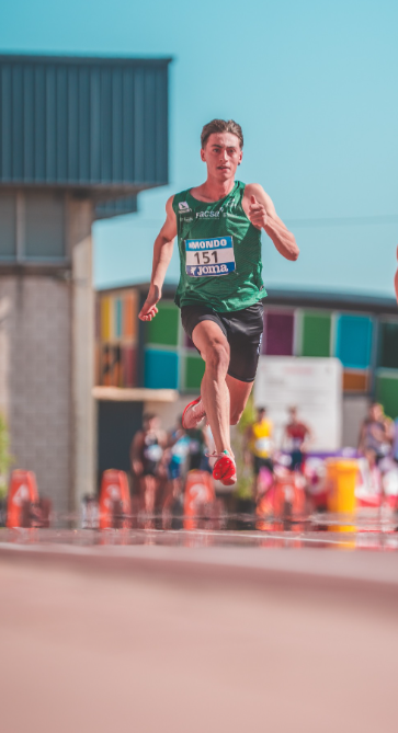 Un año más, y ya van unos cuantos, Carlos asistió a la Gala del Deporte Nazareno, organizada por <a href="/ayto2hermanas/">Dos Hermanas</a>, como premiado en el apartado de deportistas Internacionales, junto con otros muchos deportistas nazarenos de otras disciplinas, que son internacionales.
<a href="/LauraReal75/">Laura Real</a>