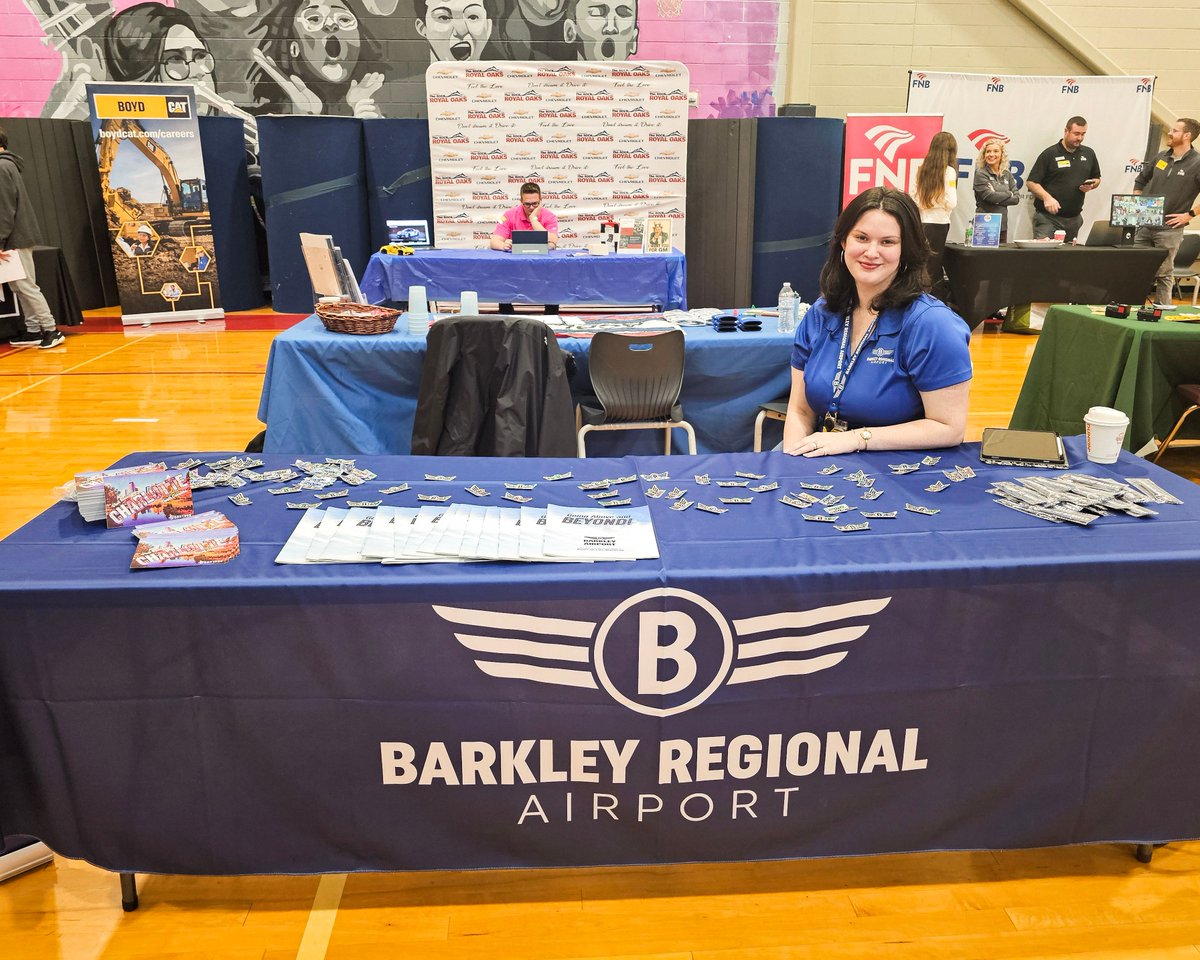 FlyBarkley's tweet image. Barkley had an amazing time at McCracken County High School’s Career, College, and Military Fair! It was inspiring to meet so many bright students curious about aviation. The sky’s the limit for this next generation; thanks for the invite, McCracken!  #FlyLocal #FlyBarkley
