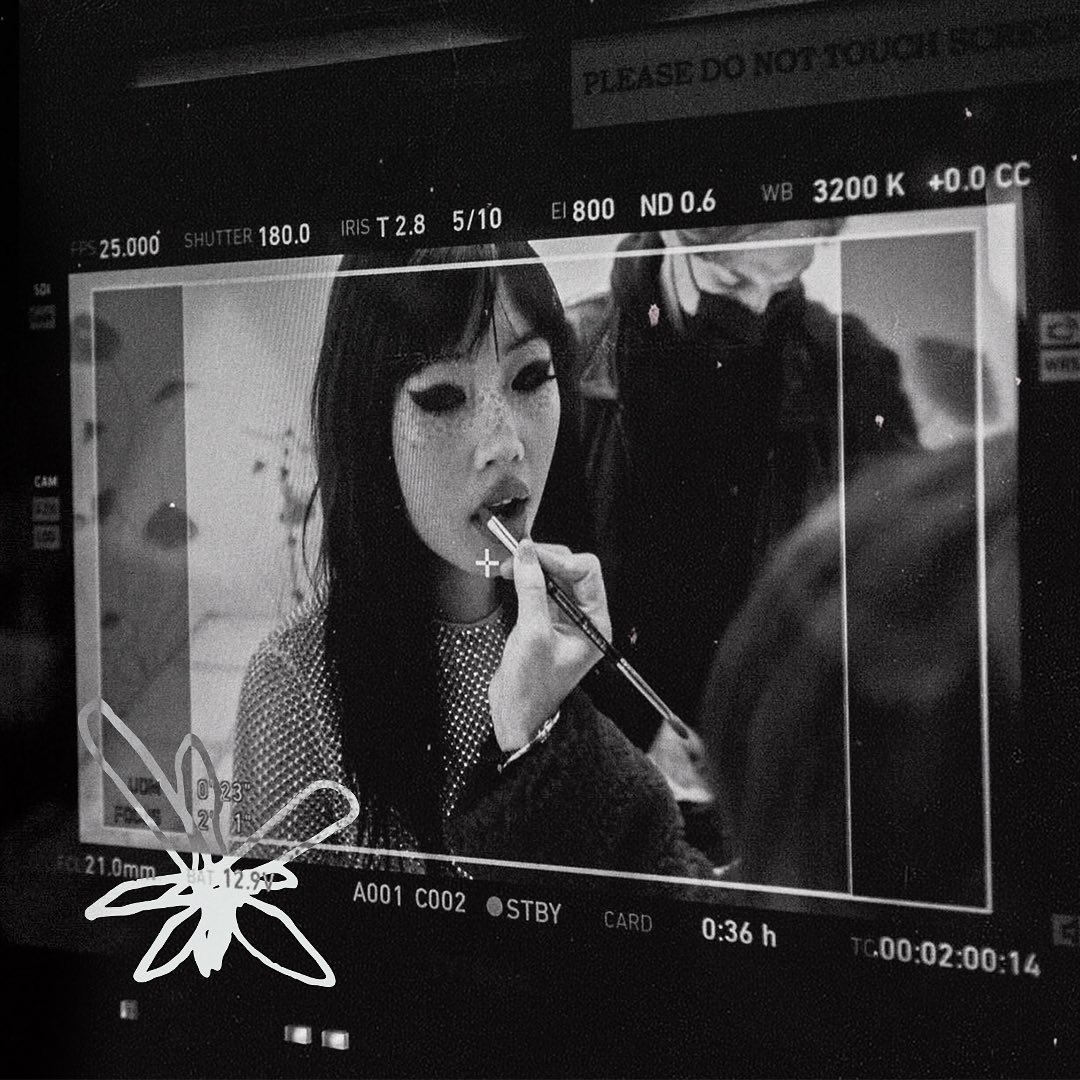 beabadoobeehq's tweet photo. Talk music video BTS 💬 https://t.co/8nEz2DAsW4