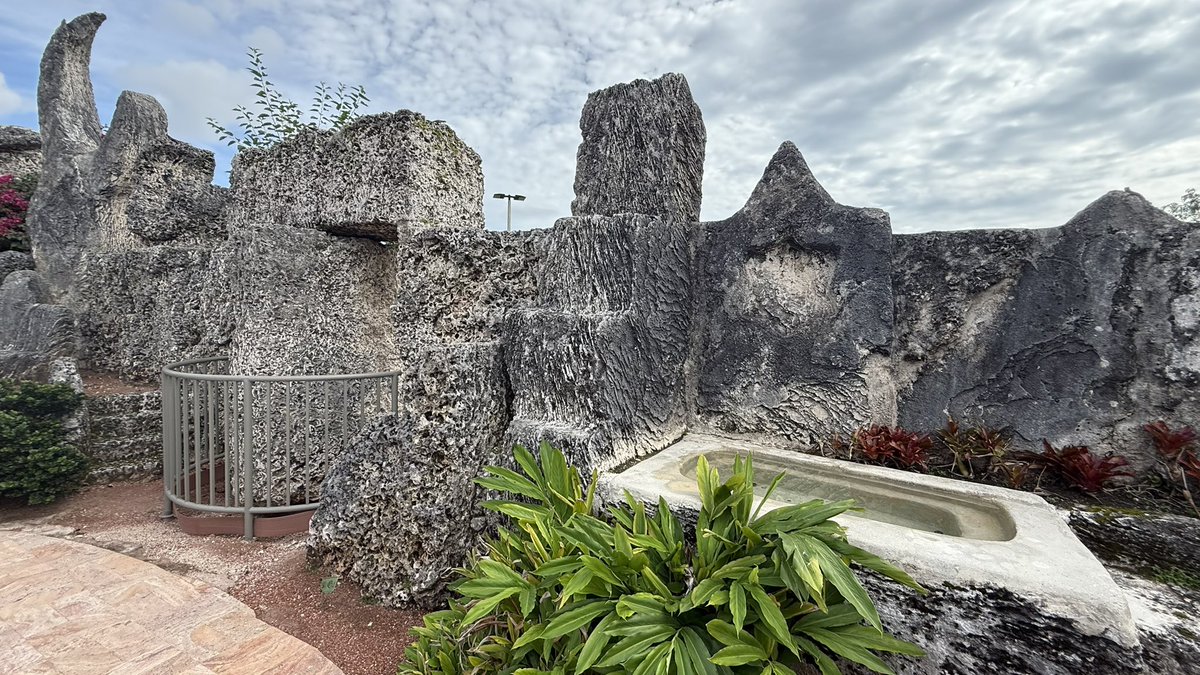 OccultFriends's tweet photo. More of Coral Castle Florida #CoralCastle #OccultScience #Occult https://t.co/1GxvkGl8Zd