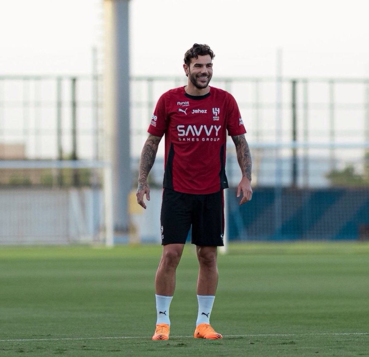 هدف ثاني عن طريق ثيو هيرنانديز