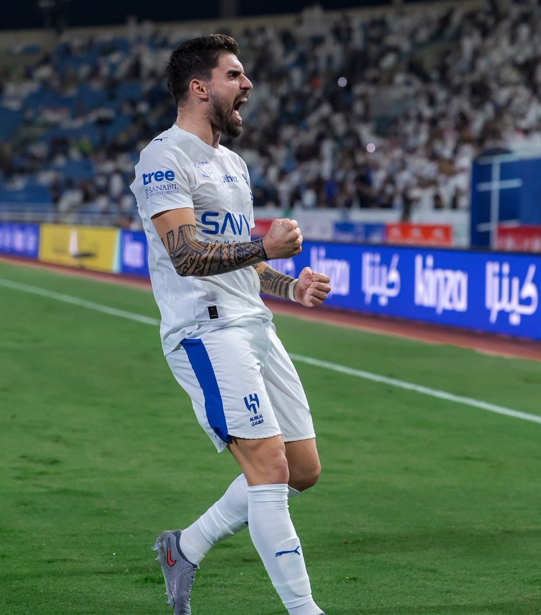 هدف ثالث عن طريق روبن  نيفيز