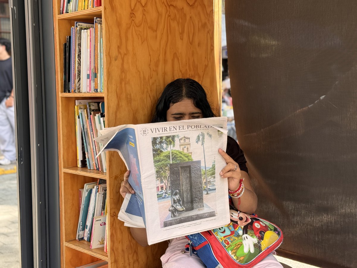 En plena crisis de los 90, cuando pocos se atrevían, <a href="/vivirpoblado/">Vivir en El Poblado</a> decidió contar lo que pasaba al frente de la casa. Desde entonces, su periodismo útil ha tejido comunidad: calles, parques, debates, personas.

Hoy celebramos 35 años de un aliado fundamental para Medellín y para