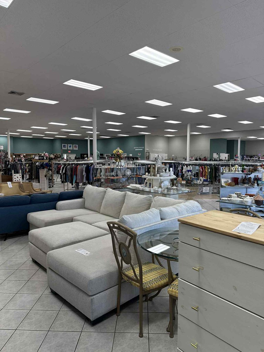 LT_Thrift's tweet image. The famous Life&apos;s Treasures 50% off STORE WIDE SALE continues today at ALL locations! Save an HALF OFF on everything in the store. 11/6-11/8

𝑃ℎ𝑜𝑡𝑜𝑠 𝑎𝑟𝑒 𝑓𝑟𝑜𝑚 𝑜𝑢𝑟 𝐵𝑟𝑎𝑛𝑑𝑜𝑛 𝑠𝑡𝑜𝑟𝑒.   #thrift #thriftingcommunity #hospicethrift