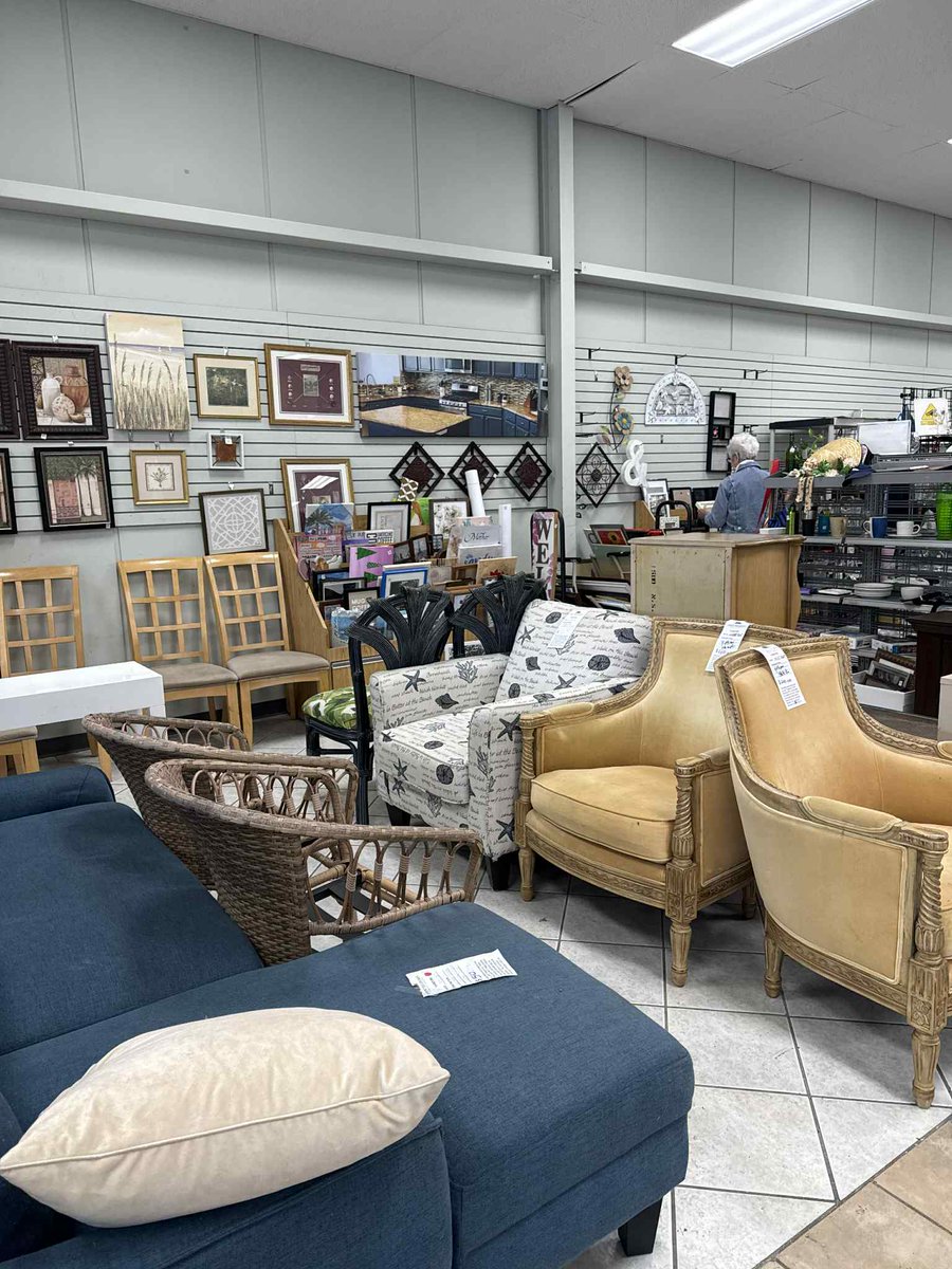 LT_Thrift's tweet image. The famous Life&apos;s Treasures 50% off STORE WIDE SALE continues today at ALL locations! Save an HALF OFF on everything in the store. 11/6-11/8

𝑃ℎ𝑜𝑡𝑜𝑠 𝑎𝑟𝑒 𝑓𝑟𝑜𝑚 𝑜𝑢𝑟 𝐵𝑟𝑎𝑛𝑑𝑜𝑛 𝑠𝑡𝑜𝑟𝑒.   #thrift #thriftingcommunity #hospicethrift