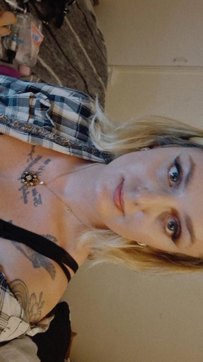 itsEmiWinters23's tweet photo. Come and see me live tonight on strip chat x https://t.co/vfgq6NCV5s