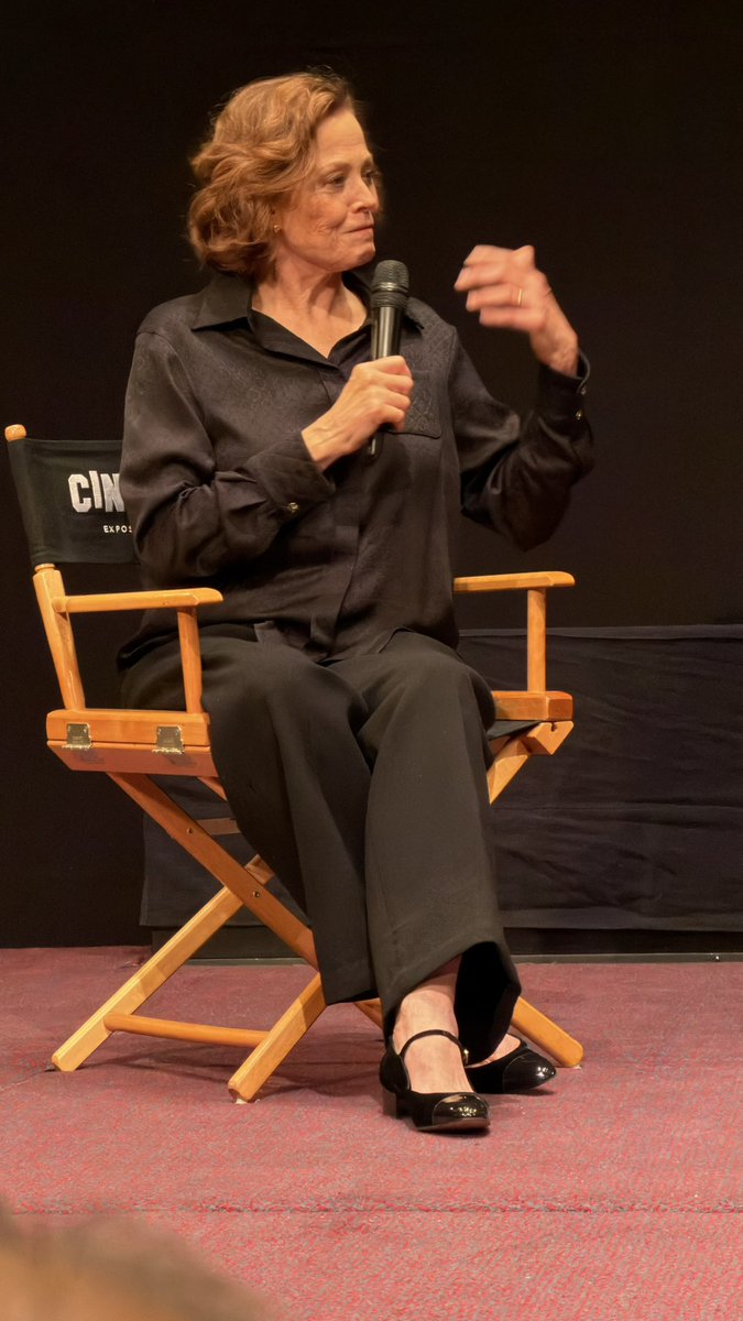 mulderville's tweet image. Actuellement à la masterclass de #SigourneyWeaver à la @cinemathequefr