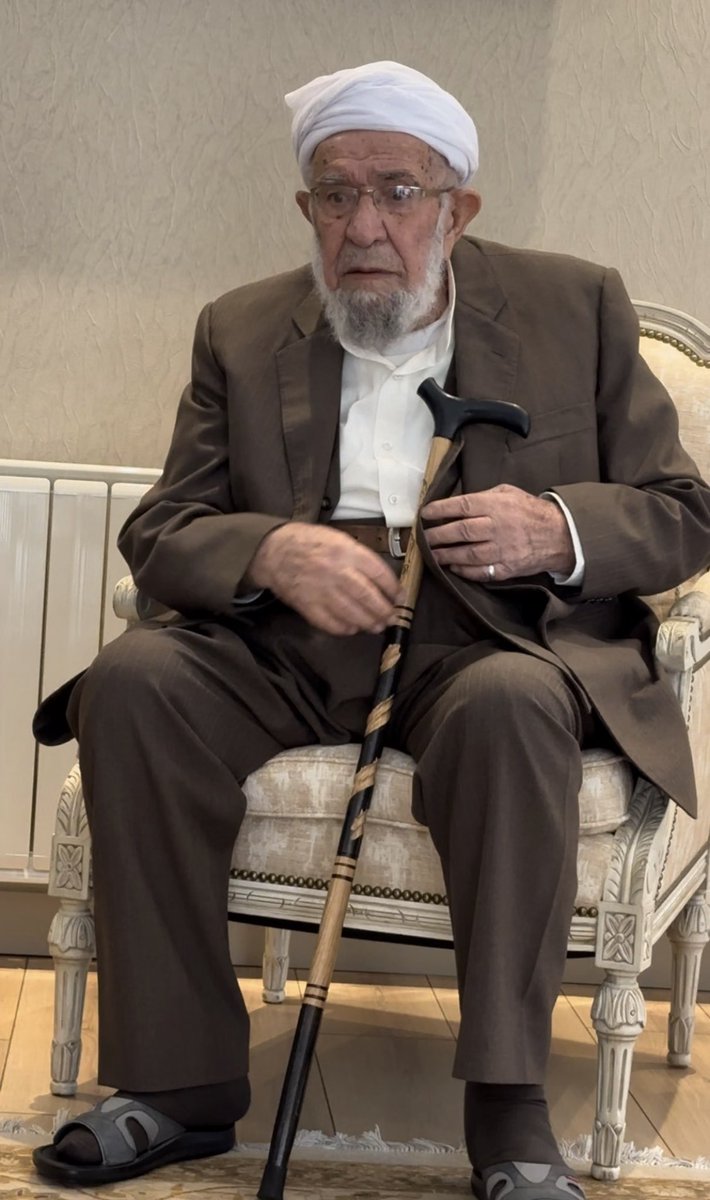 Zokeyd şeyhlerinin değerli büyüklerinden, Şeyh Mahmud’un oğlu, gönlünü ibadet ve hizmet yoluna adamış kıymetli dayımız Şeyh Yahya Sevgili’yi vefatının birinci sene-i devriyesinde rahmet ve hürmetle anıyoruz.

O, dünya telaşına kapılmadan yaşayan; susuşuyla bile öğreten, kalplere