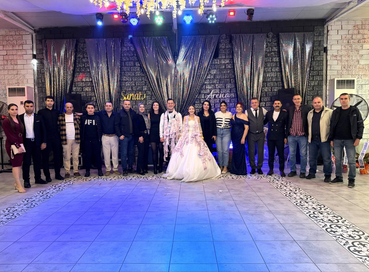 Turgutlu İlçe Emniyet Müdürlüğü personeli değerli kardeşim Burak Kuş ile
kıymetli büyüklerim İbrahim ve Fatoş Kahveci’nin değerli kızları Selin’in mutluluklarına eşlik ettik.
Genç çiftimiz Burak &amp; Selin’e bir ömür boyu sağlık, huzur ve mutluluklar diliyorum. 💍✨